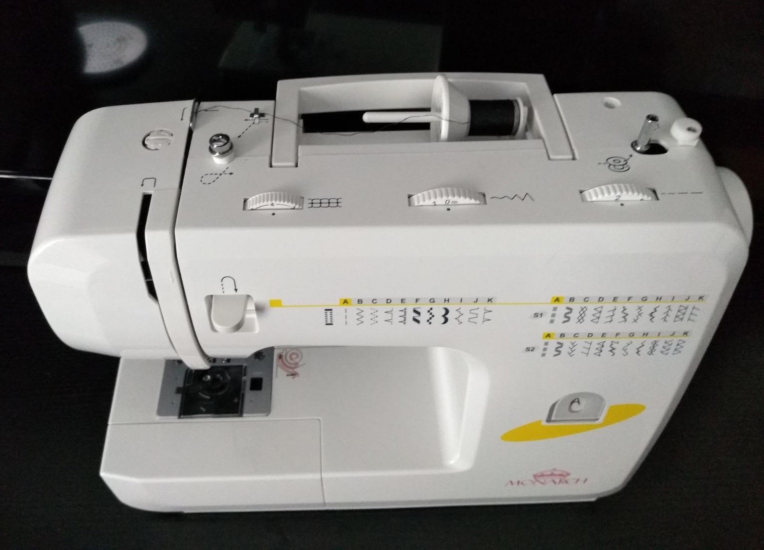 Monarch Q60B Dropin Bobbin Sewing Machine